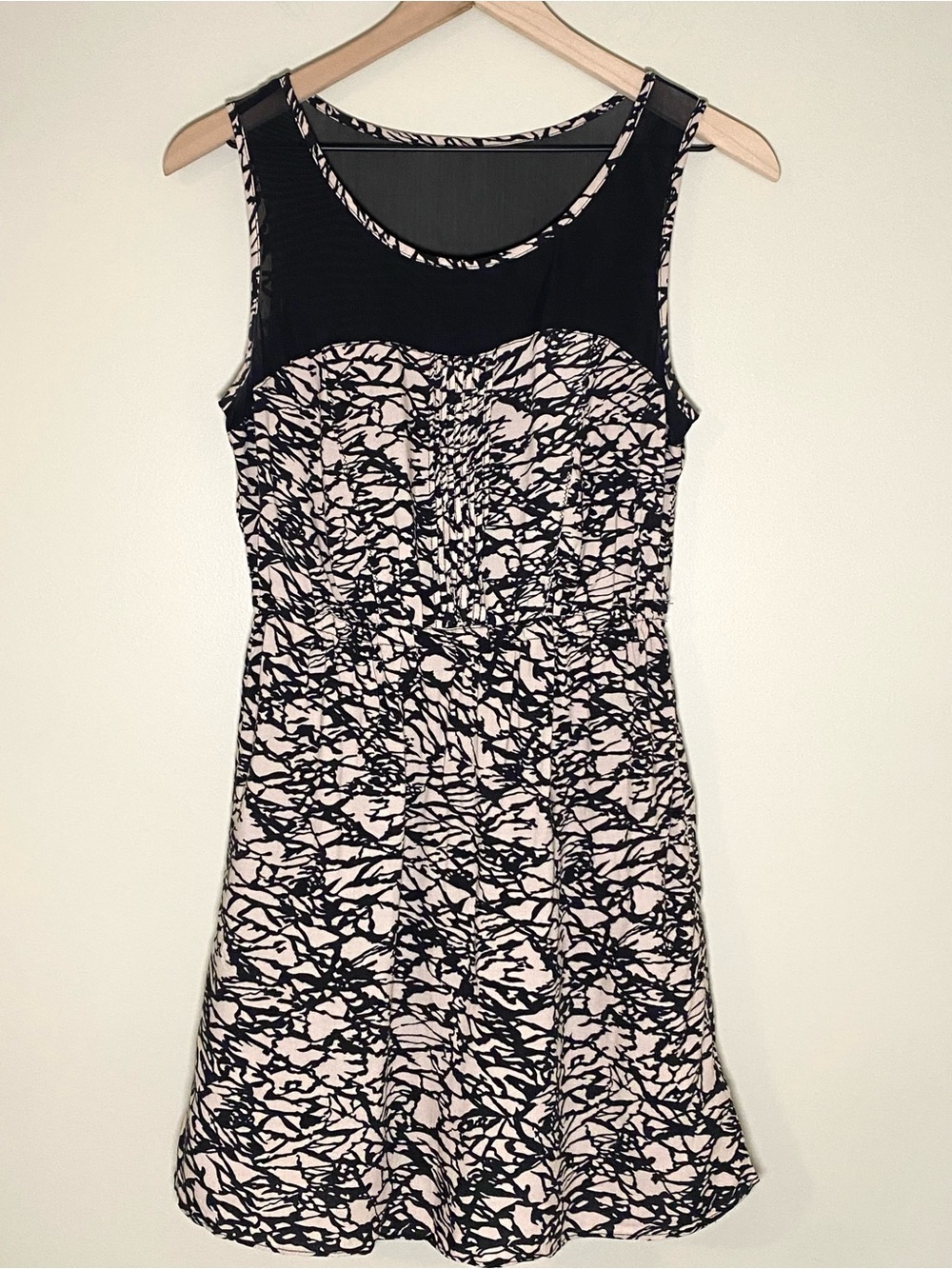 Forever 21 Abstract Casual Chic Edgy Sleeveless Mini Dress Black Cream Small